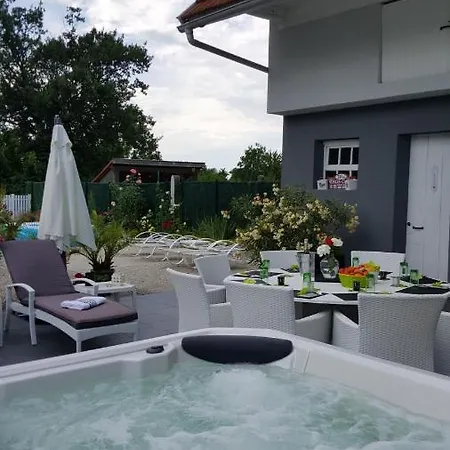 Au Berceau Du Loup Agile 3* Offendorf